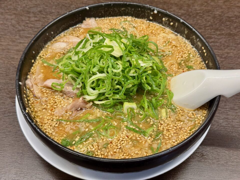 「来来亭 下郡店」味噌ラーメン・ネギの量多め