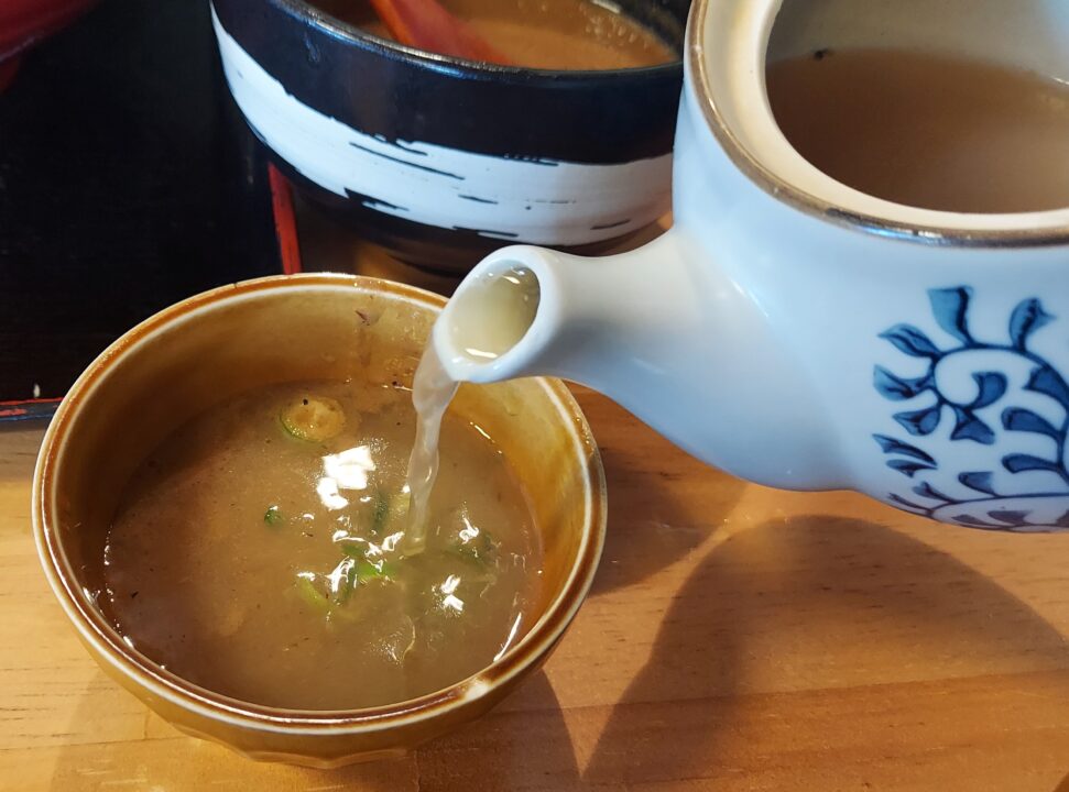 「つけ麺らー麺 まる中」割りスープ