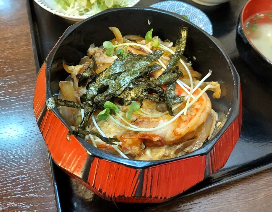 「カノヤキッチン」車エビタコ丼