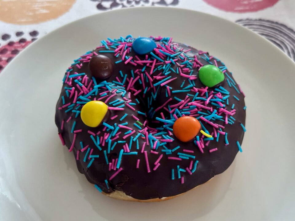 「chk(!) doughnuts（チック ドーナツ）」John poo（m&m's chocolate）