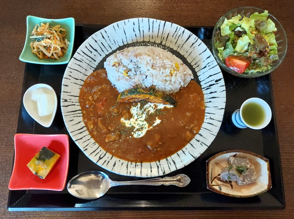 「酒菜 nachi 」牛すじトマトカレー