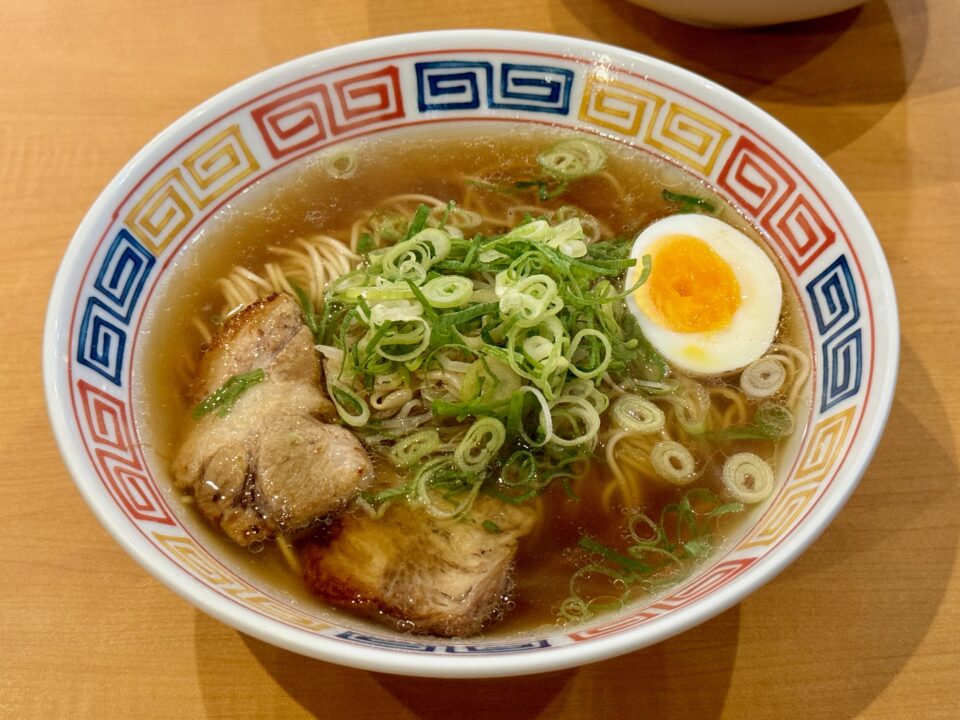 「手のべ冷麺専門店 六盛 大分店」中華そば