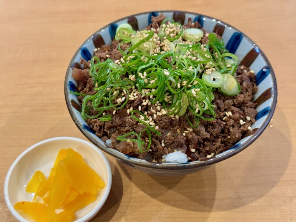 「手のべ冷麺専門店 六盛 大分店」牛めし