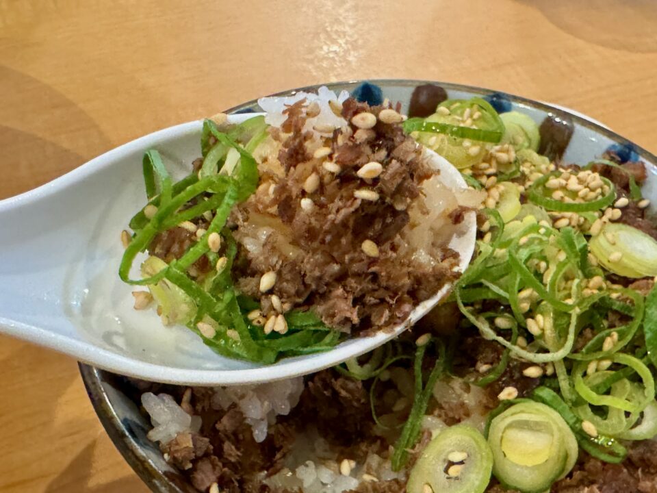 「手のべ冷麺専門店 六盛 大分店」牛めし