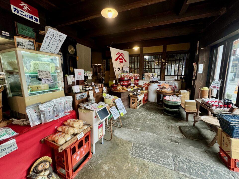 「カニ醤油」店内