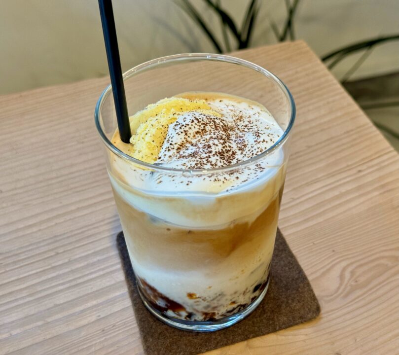 「タウトナコーヒー」コーヒーゼリーラテwithバニラアイス