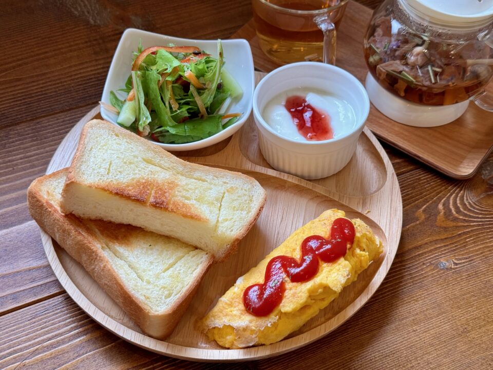 「小さな喫茶店 むに」トーストセット