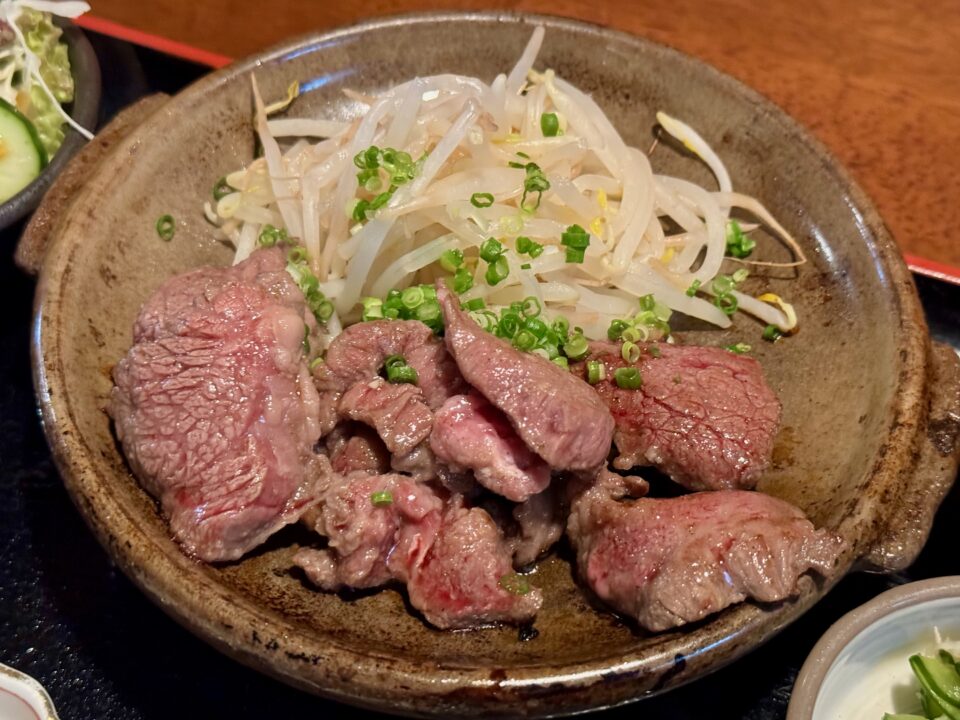 「ごちそう雲隠れ」サイコロステーキ定食