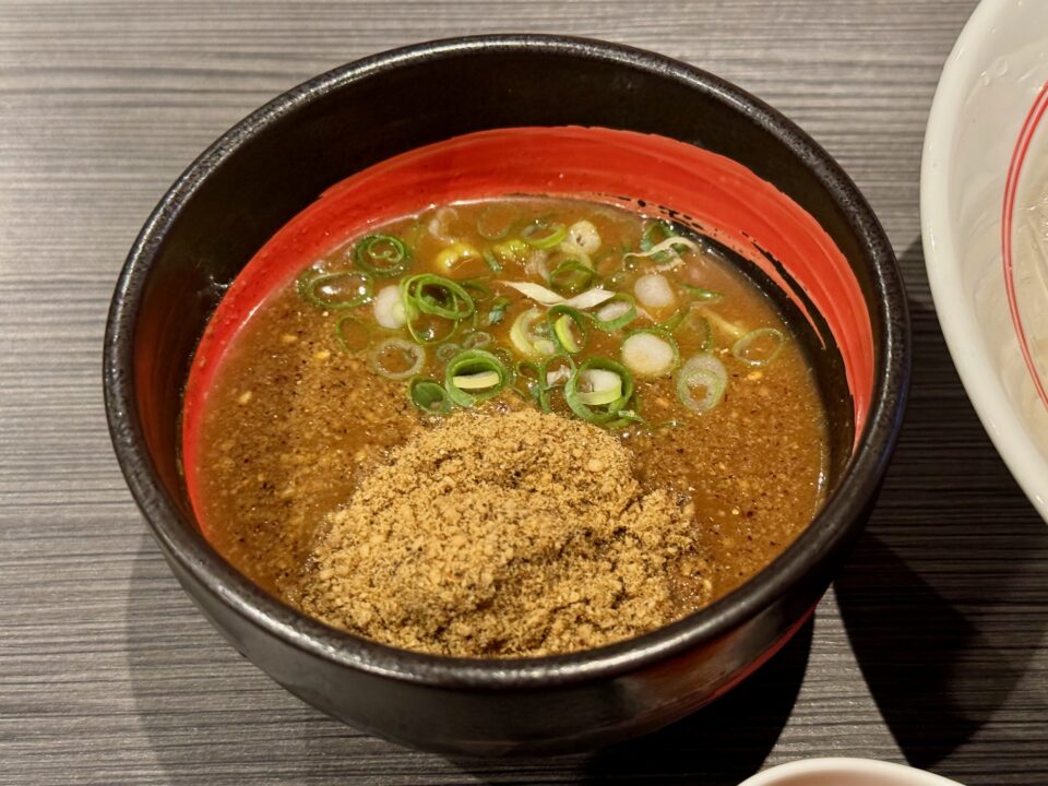 「元祖辛麺屋 桝元 南大分店」特製冷やしつけ麺