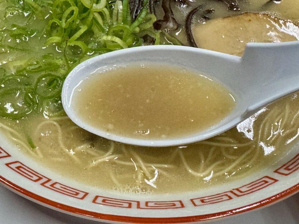 「豚骨ラーメン 浅野本店」ラーメン半チャーハンセット