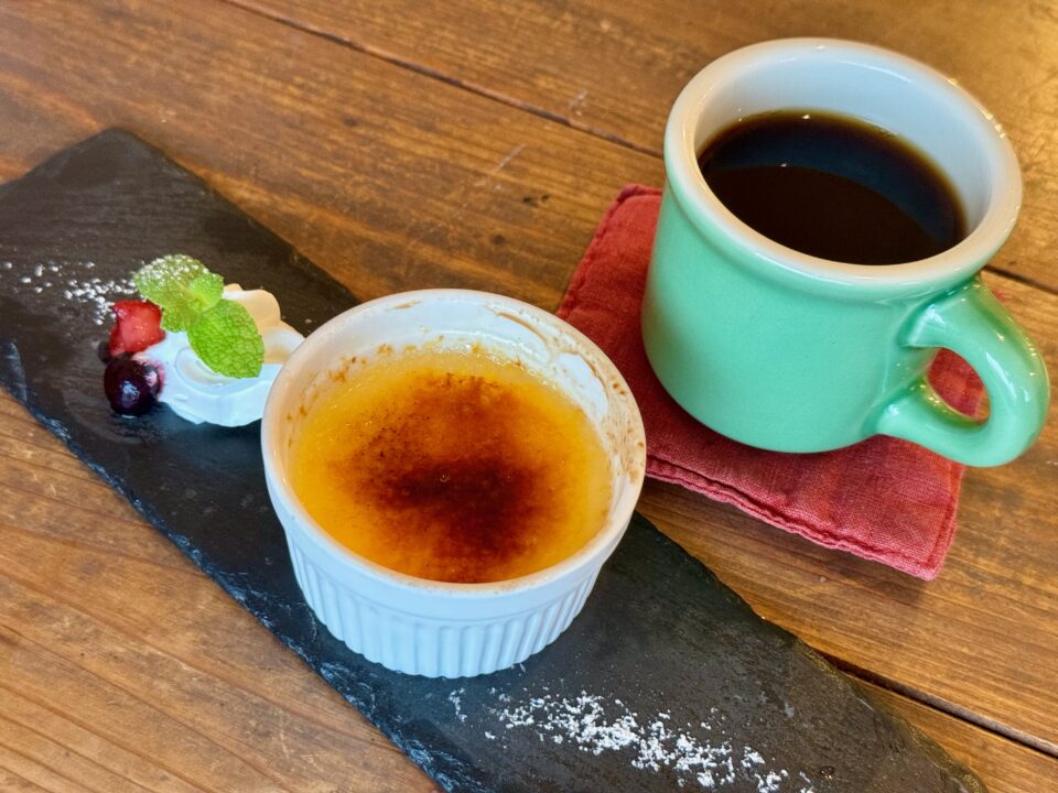 「ハレヤ食堂」クリームブリュレとコーヒー