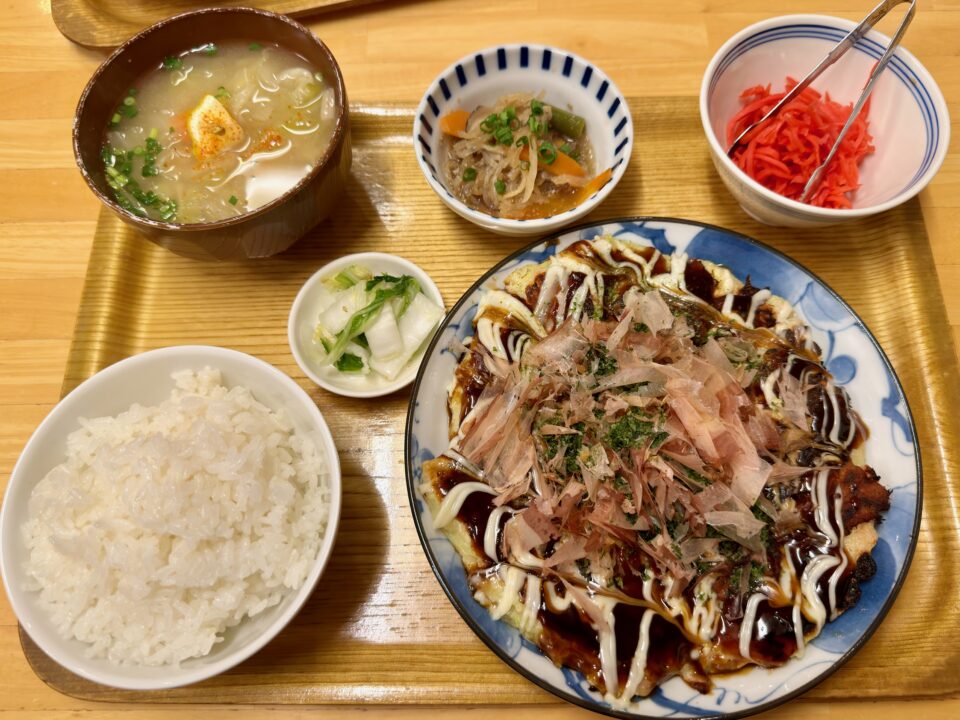 「大納言」お好み焼き定食