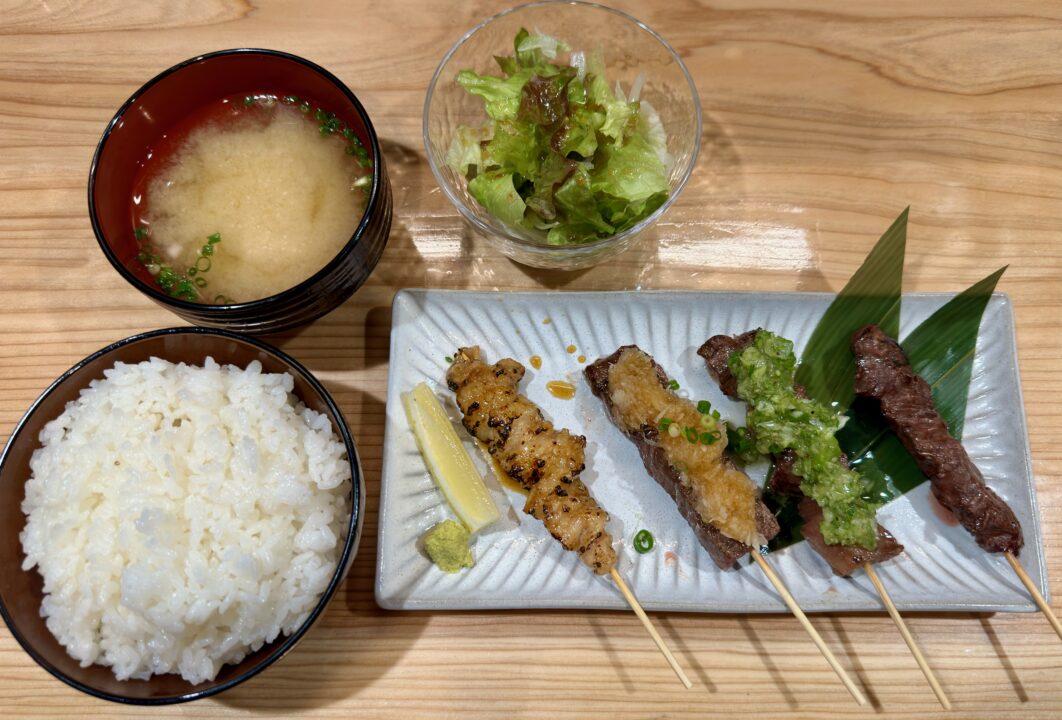 「和食ダイニング 牛串堂 大分高城店」牛串四種定食