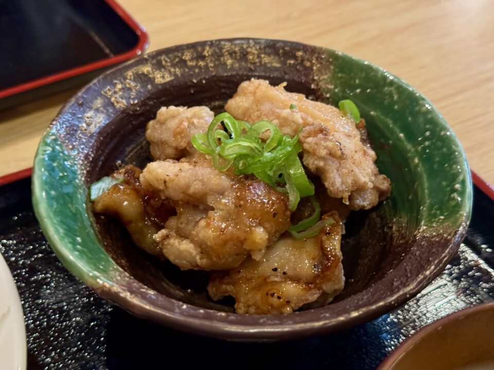 「焼きとり丸ちゃん金池店」日替わり定食（塩ダレチキン）