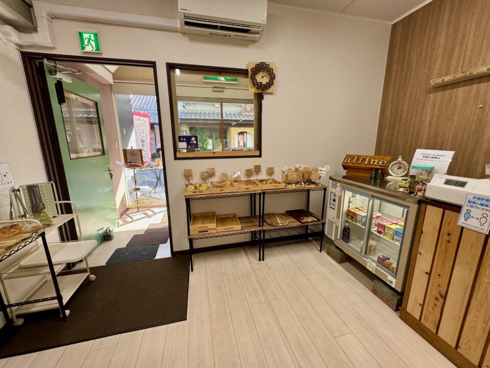 「BAKERY alfine（アルフィーネ）」店内