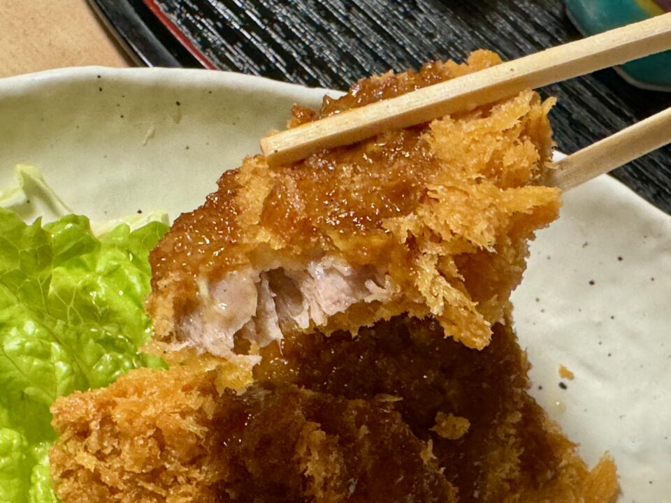 「まぐろ料理専門店 ほとじま」魚の日替わり定食（まぐろカツ定食）