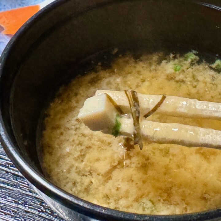 「まぐろ料理専門店 ほとじま」魚の日替わり定食（まぐろカツ定食）