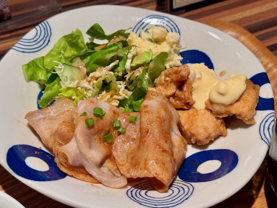 「CAFE&BAR ひまわり」日替わりハーフ＆ハーフ定食