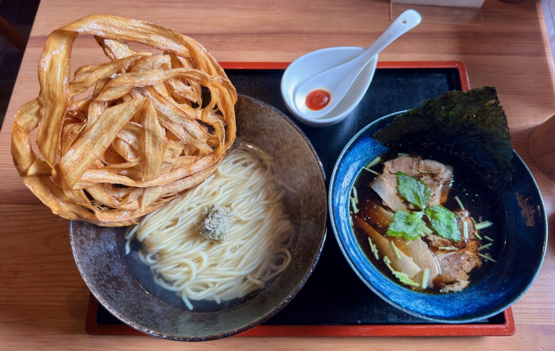 「めし屋 賛辞」昆布水つけそば・ごぼう天