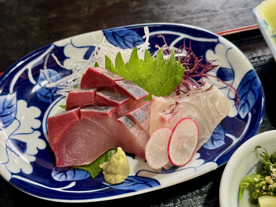 「茶寮 倉掛」和定食（ハンバーグ）