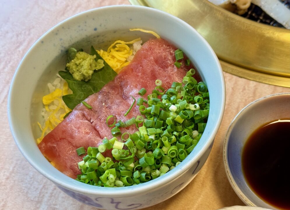 「豊後炭火焼肉 山崎 光吉店」焼肉御膳・ネギトロ丼と海の幸膳