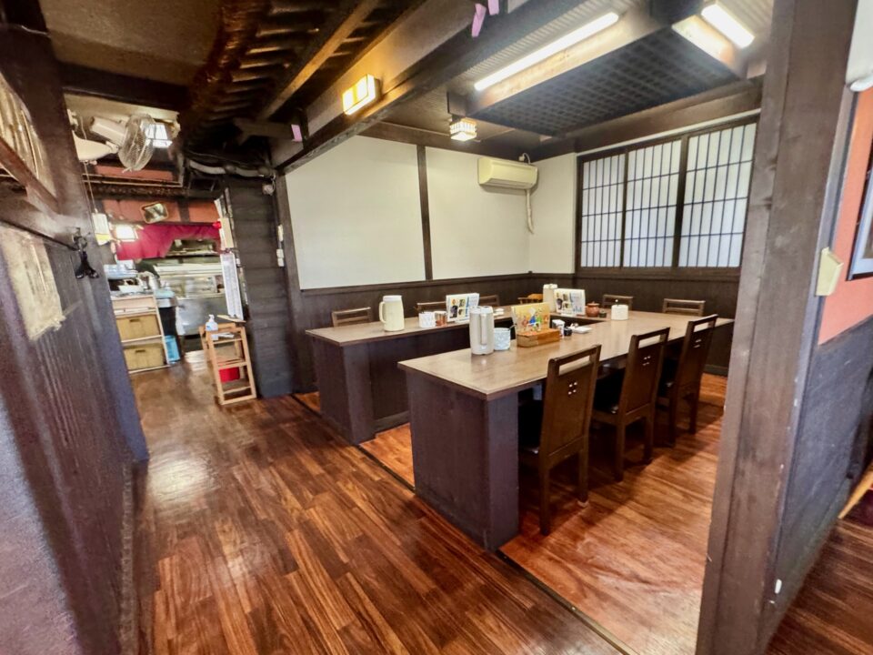 「元禄うどん 高城本店」店内