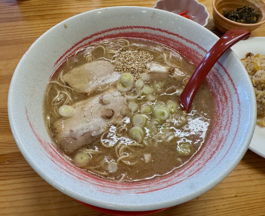 「翔天食堂」ラーメン・Aセット（半チャーハン）