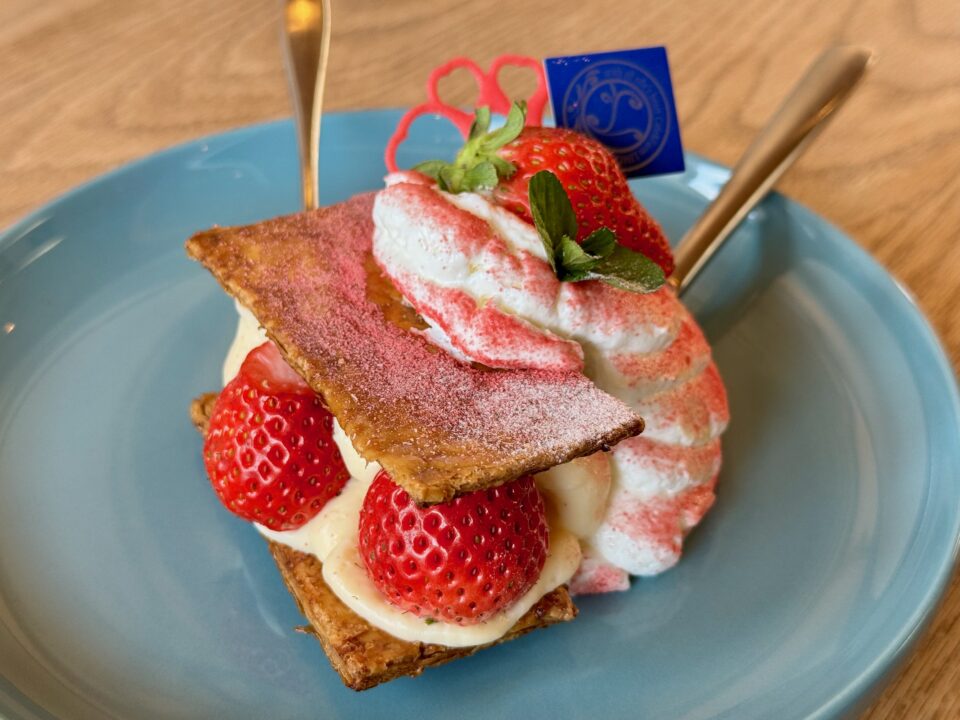 「カフェ リモージュ」苺とマスカルポーネのミルフィーユパルフェ