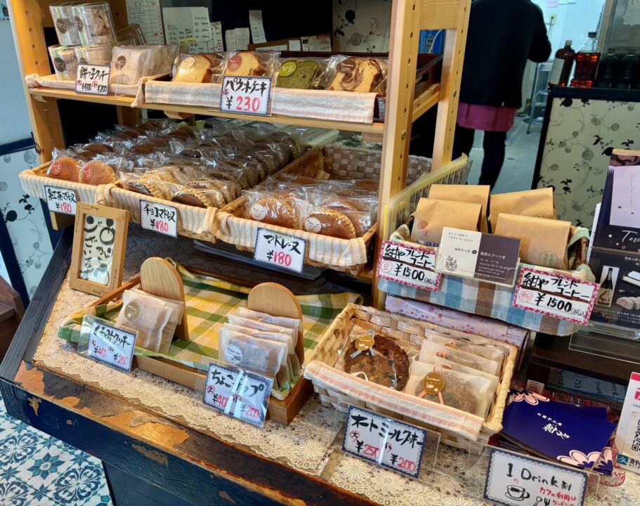 「お菓子工房 紺や」店内