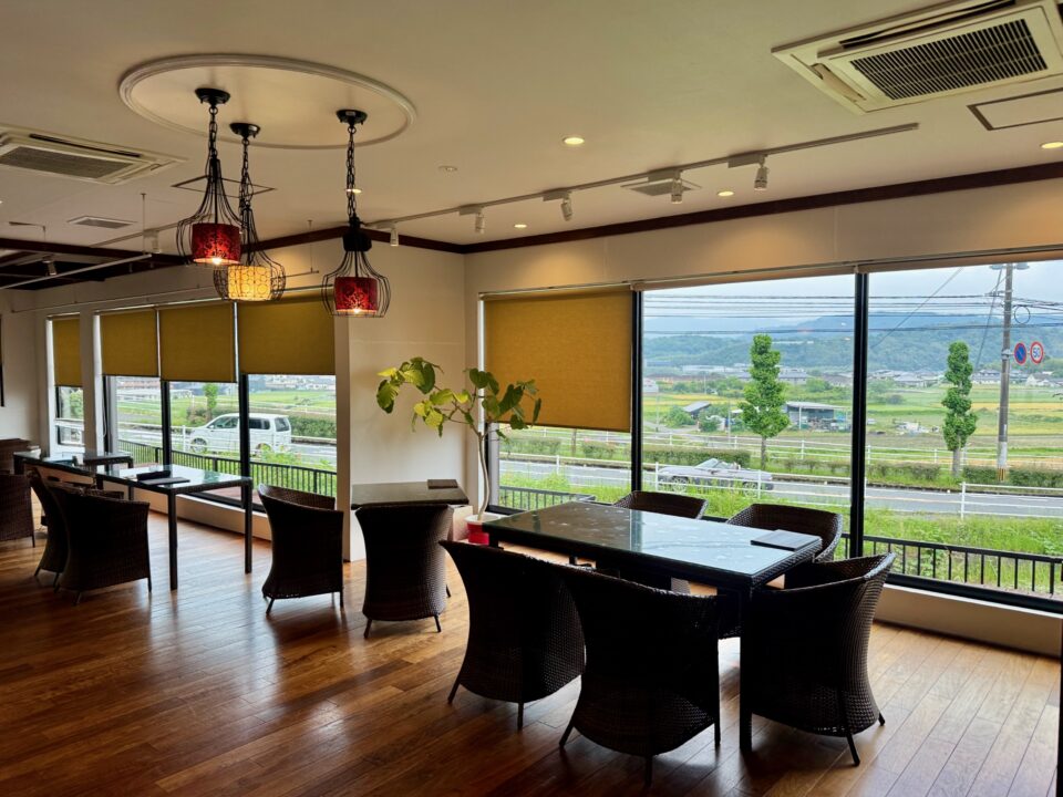 「THE FOUR SEASONS CAFE SiKi」店内