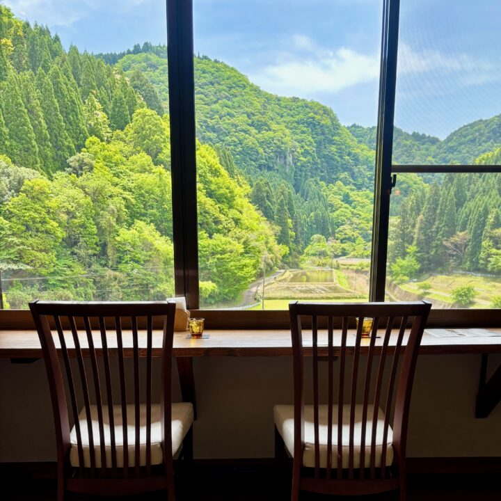 「ほたるの雫」カウンター席からの眺め