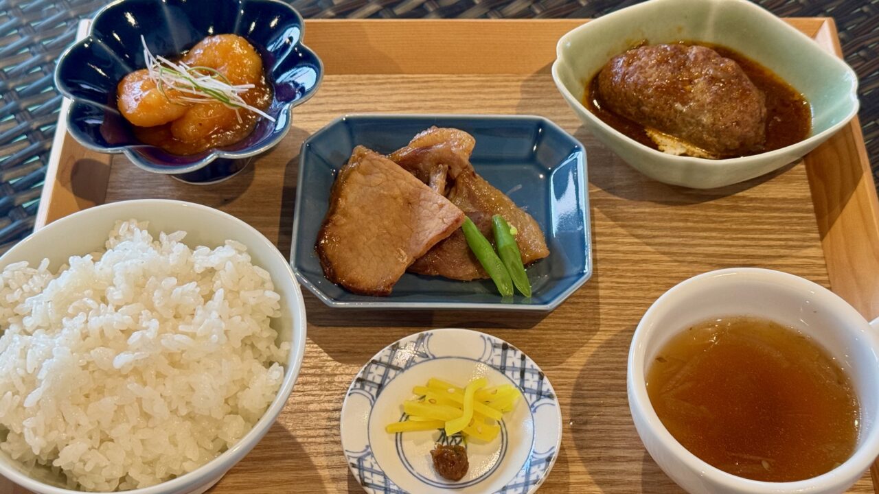 「THE FOUR SEASONS CAFE SiKi」SiKi Lunch 選べるおかず