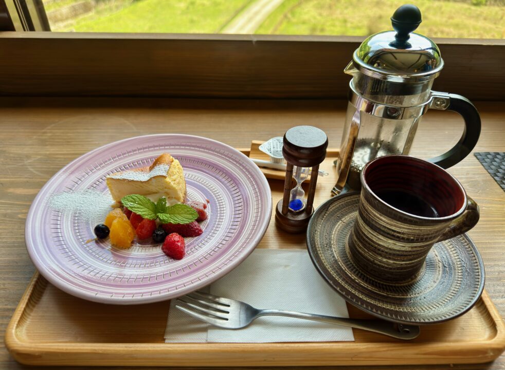 「ほたるの雫」レモンクリームチーズケーキ&豆岳コーヒー