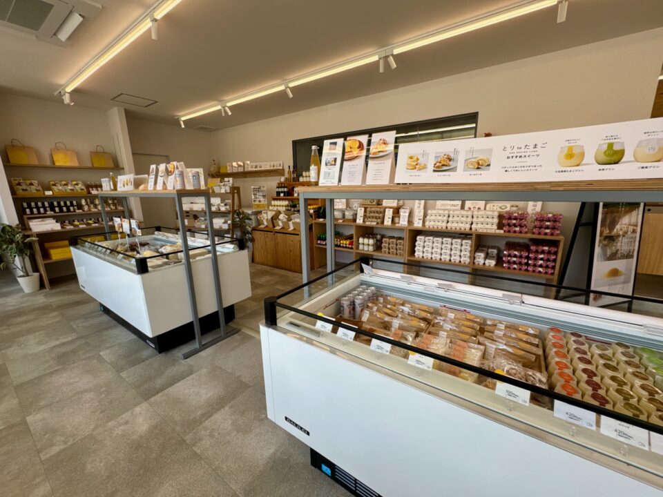 「とりtoたまご 本店」店内