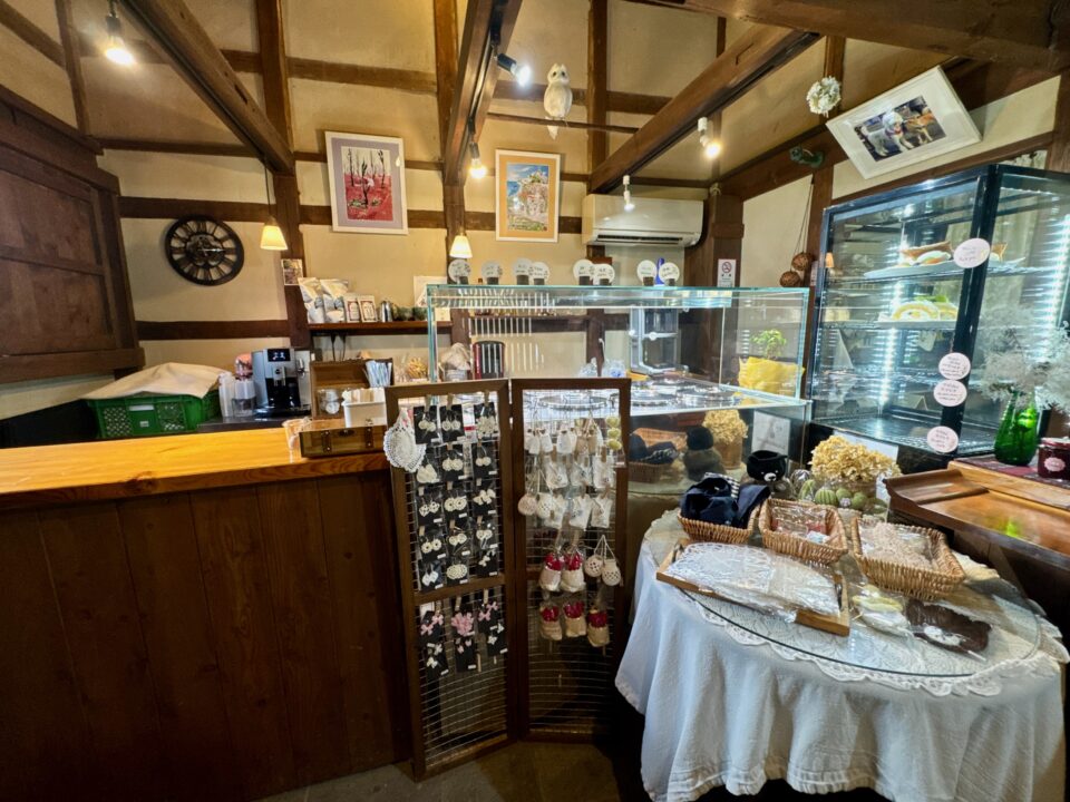「cafe 凡と凛」店内