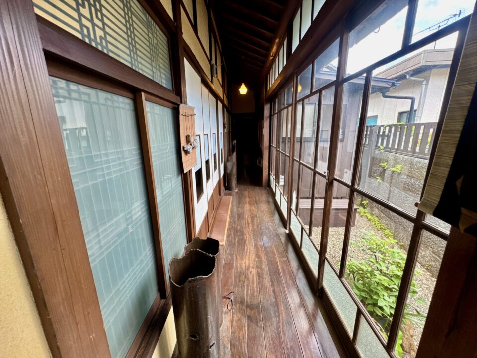 「古都の酒家 海鮮 かわ村」店内