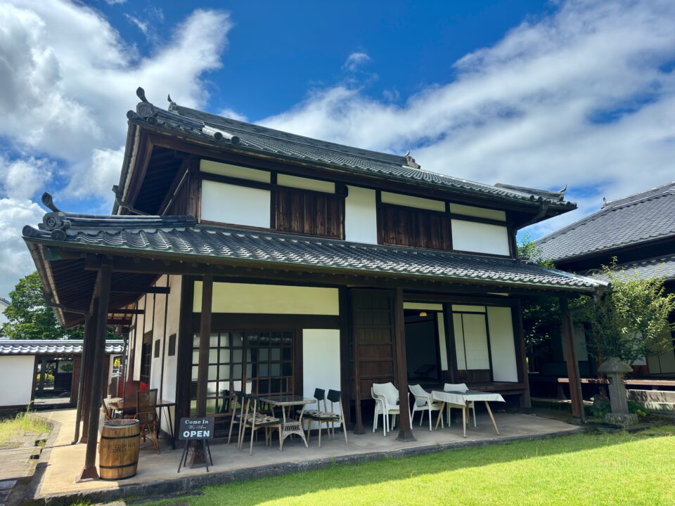 「cafe 凡と凛」テラス席