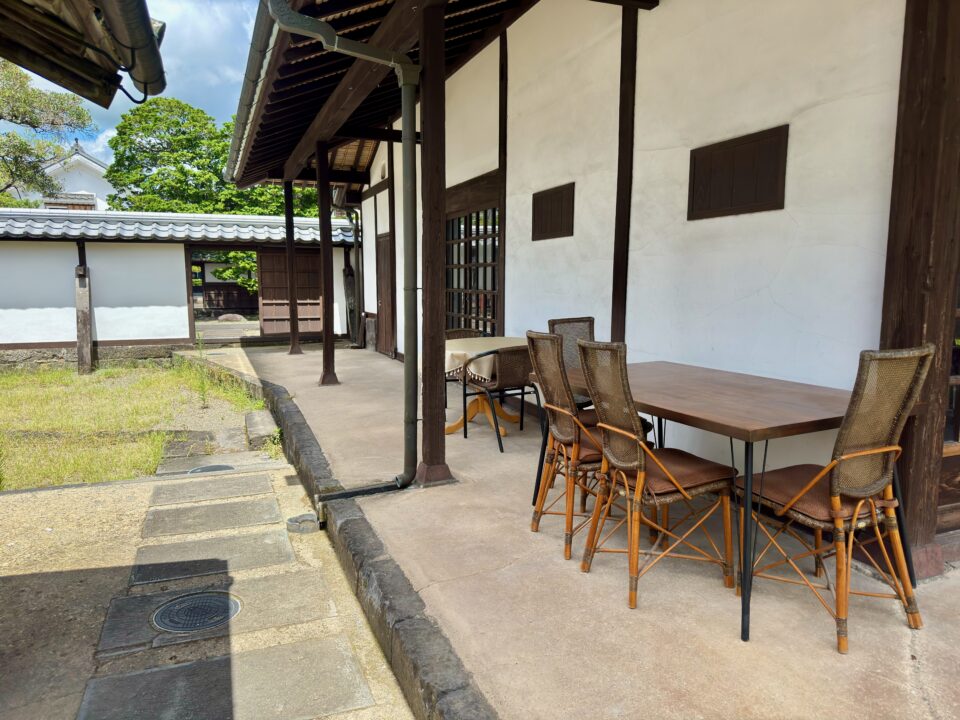 「cafe 凡と凛」テラス席