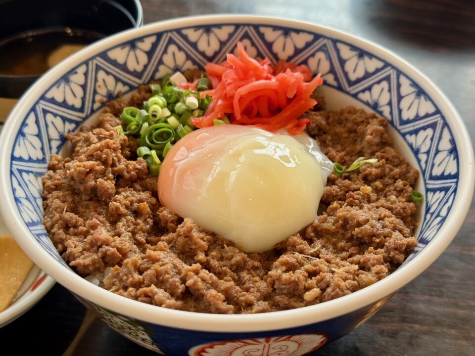 「いまきん食堂」あか牛そぼろ丼
