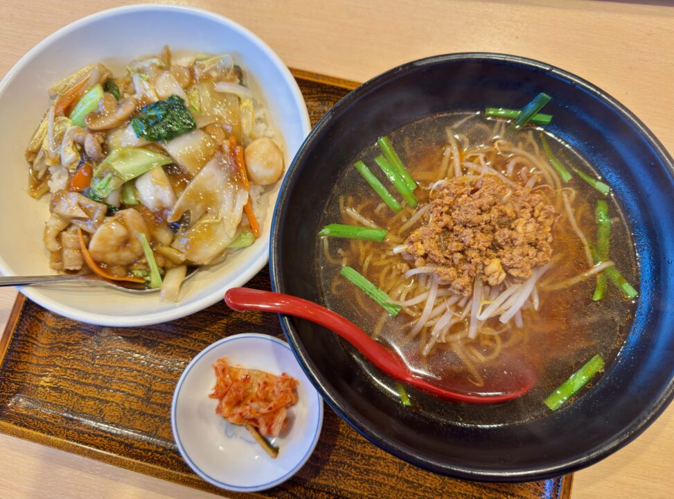 「台湾料理 吉源 敷戸店」ラーメンセット（台湾ラーメン＋中華飯）
