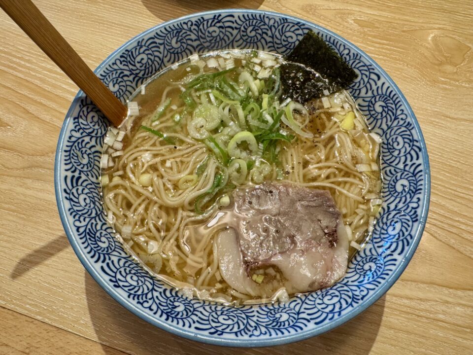 「大分ラーメン 銀とら」普通の醤油ラーメン
