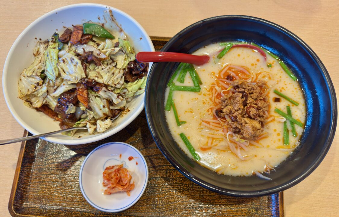 「台湾料理 吉源 敷戸店」ラーメンセット（豚骨台湾ラーメン＋回鍋飯）