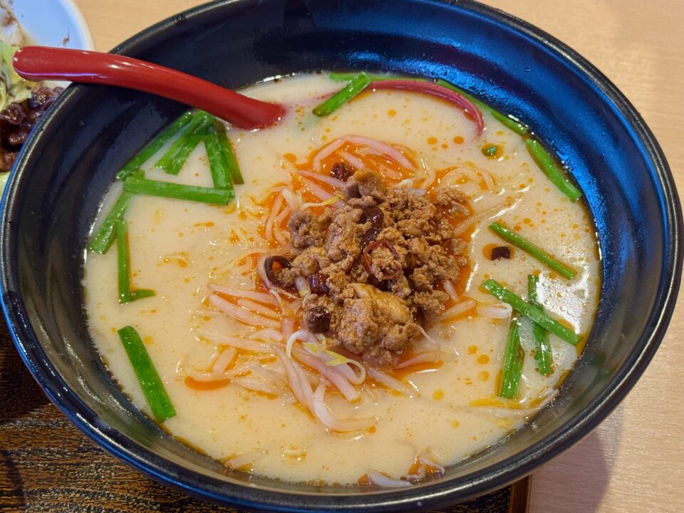 「台湾料理 吉源 敷戸店」豚骨台湾ラーメン