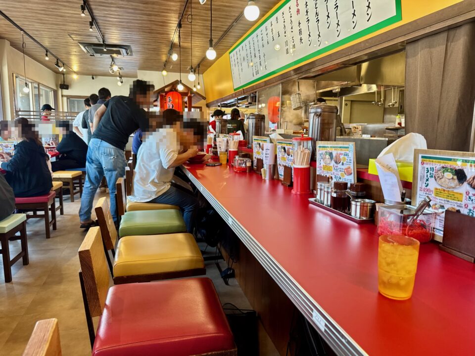 「懐かしの味 豚骨伝説タロー」店内
