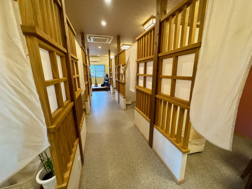 「鰻 松はし」店内
