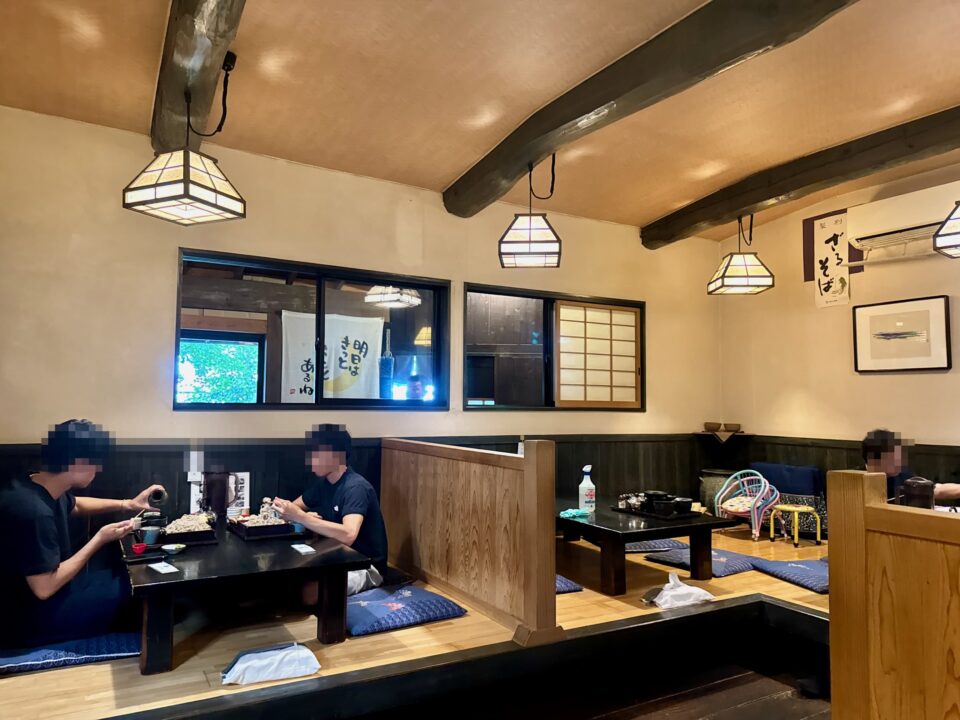 「そば処 よしぶ」店内