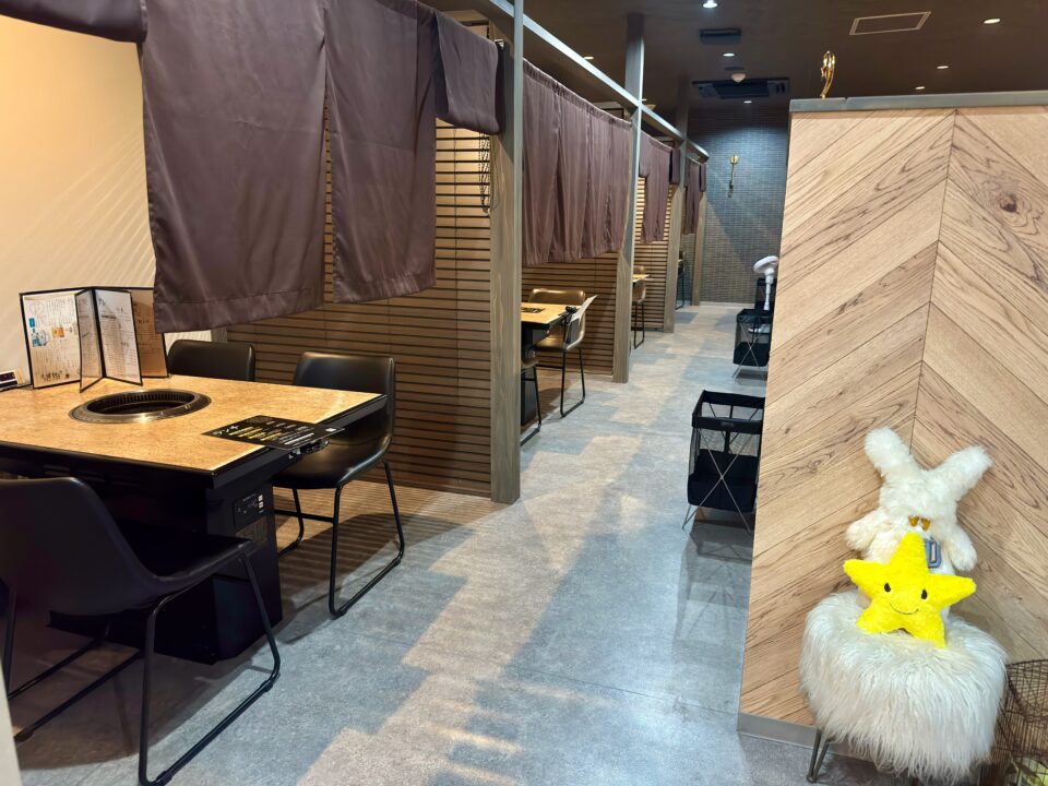 「別府焼肉 きんぼし」店内