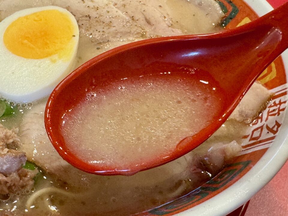 「懐かしの味 豚骨伝説タロー」特製ラーメン