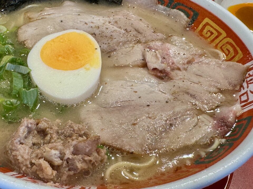 「懐かしの味 豚骨伝説タロー」特製ラーメン