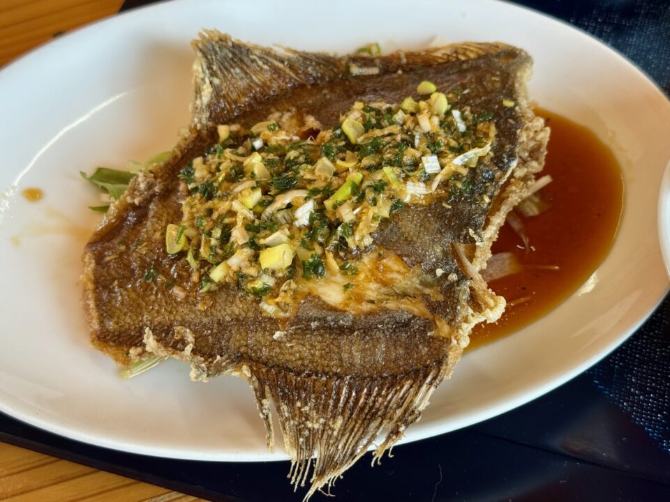 「お食事処 たきた」日替わりランチ（カレイの唐揚げ）